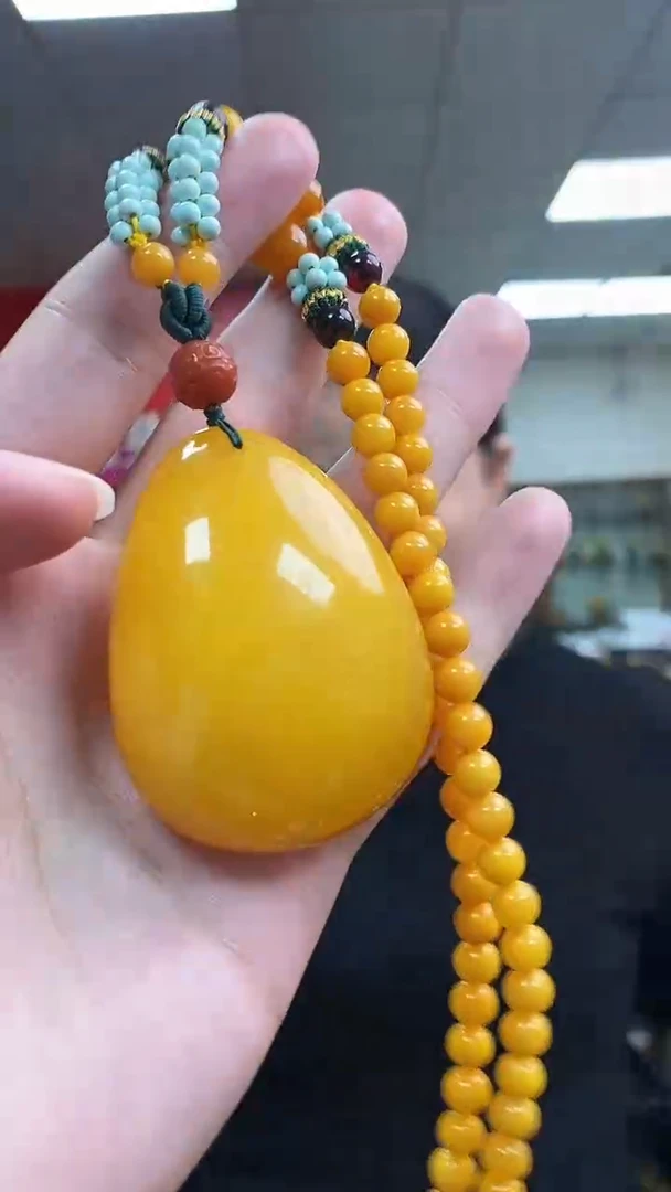 琥珀吊坠(赠链)未镶嵌天然蜜蜡水滴吊坠