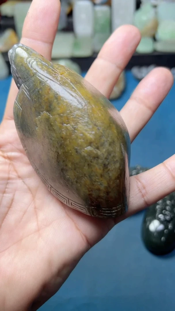 未镶嵌和田玉把件-