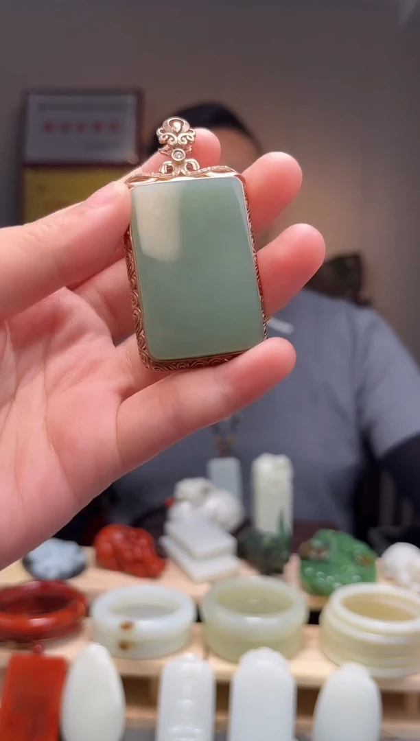 颈饰银S925镶嵌和田玉吊坠