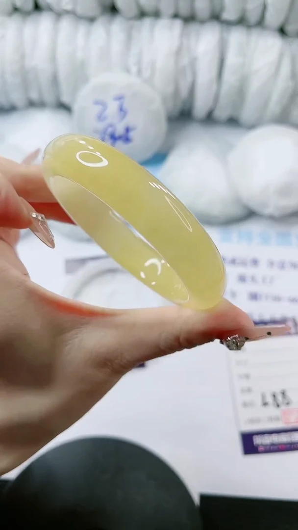 【闪购商品】石英质玉手镯未镶嵌多样性发货L88