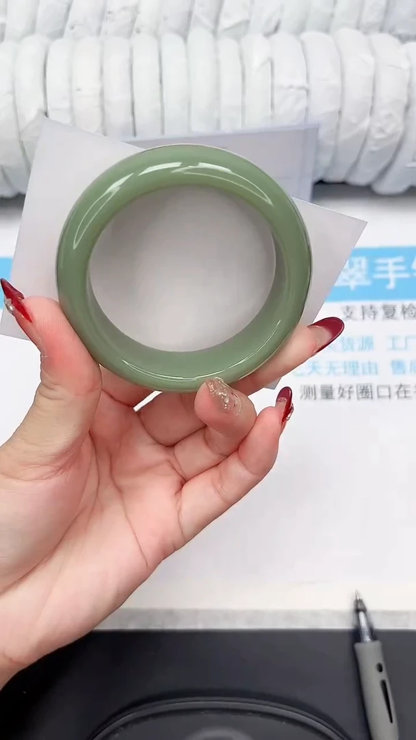 未镶嵌手镯石英质玉64-53.3HS