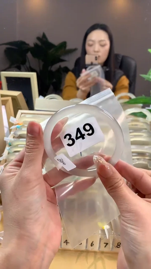 【闪购商品】玛瑙/玉髓手镯未镶嵌349