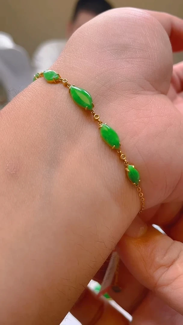 翡翠18K金镶嵌颈饰 新号开播，全场乱卖