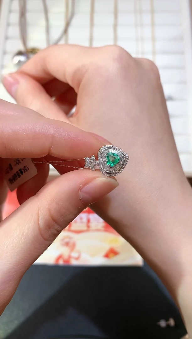 【闪购商品】祖母绿吊坠18K金镶嵌S127|3980