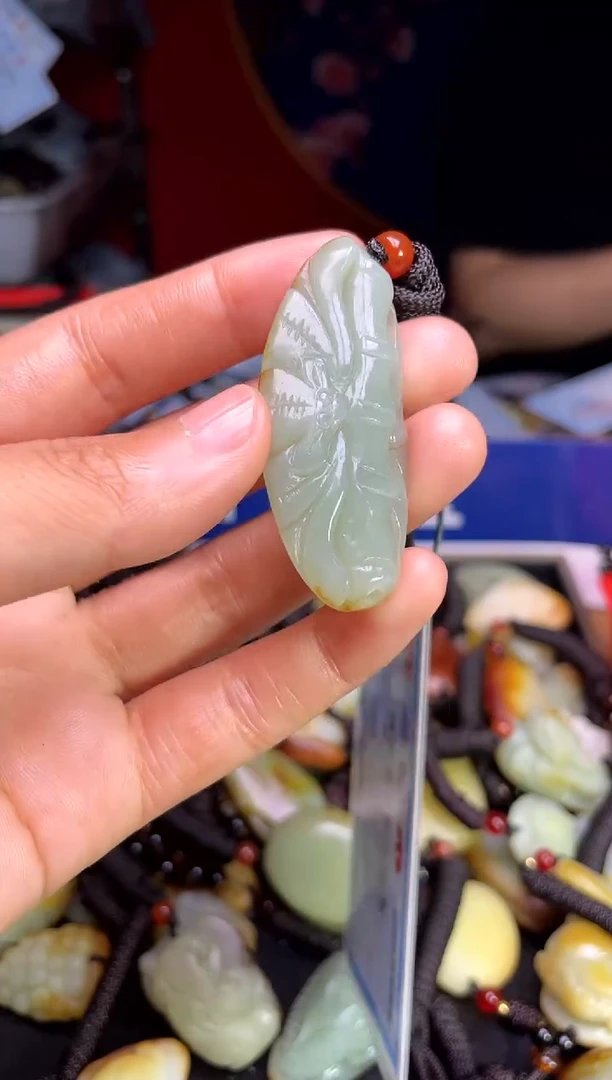 和田玉未镶嵌颈饰1