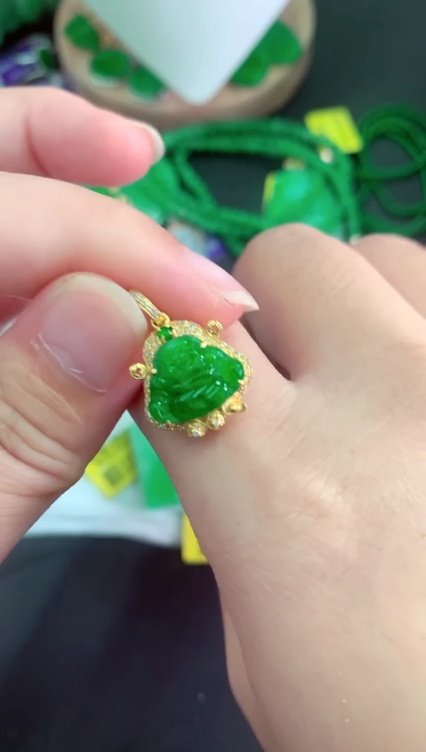 吊坠(不含链)18K金镶嵌翡翠挂件