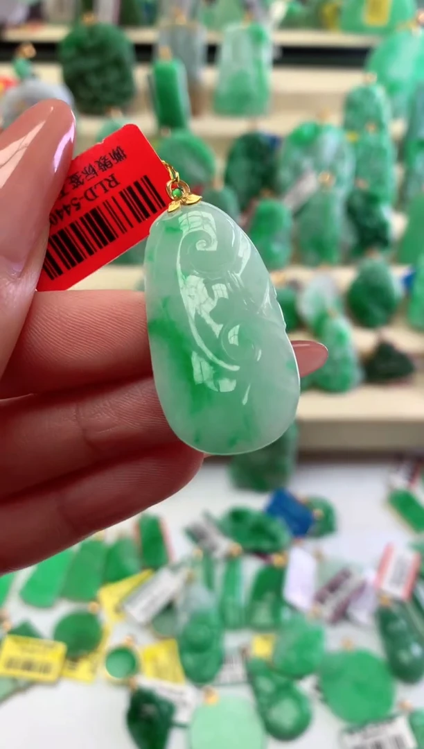 【闪购商品】翡翠吊坠(不含链)18K金镶嵌挂件