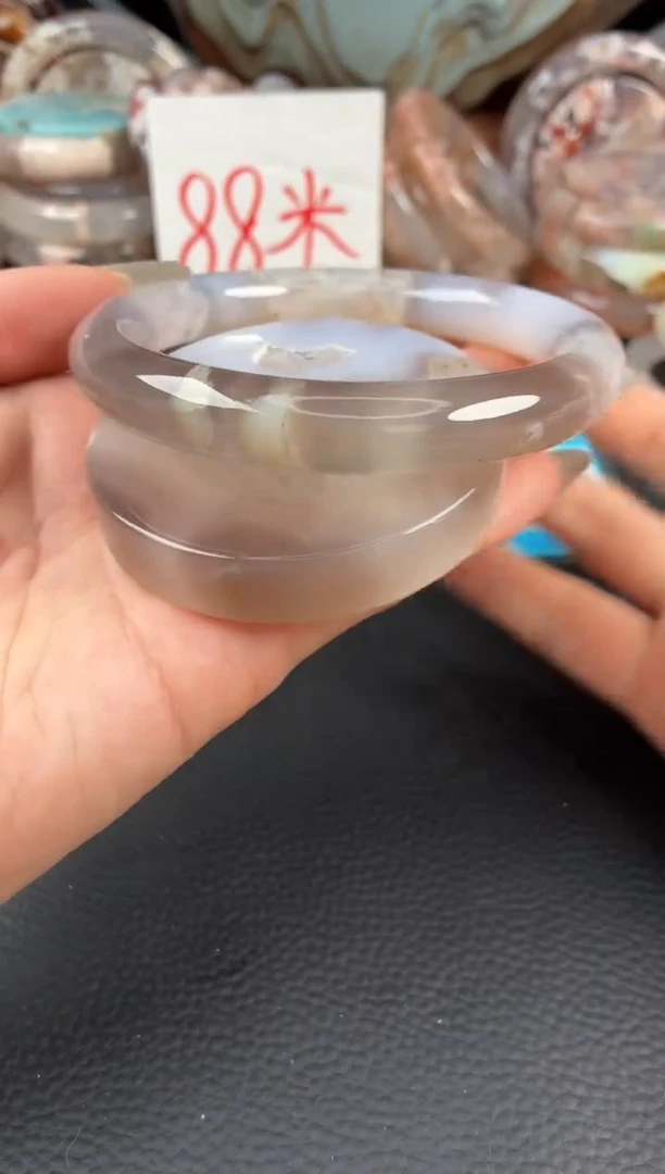 石英质玉手镯（圆镯）未镶嵌63