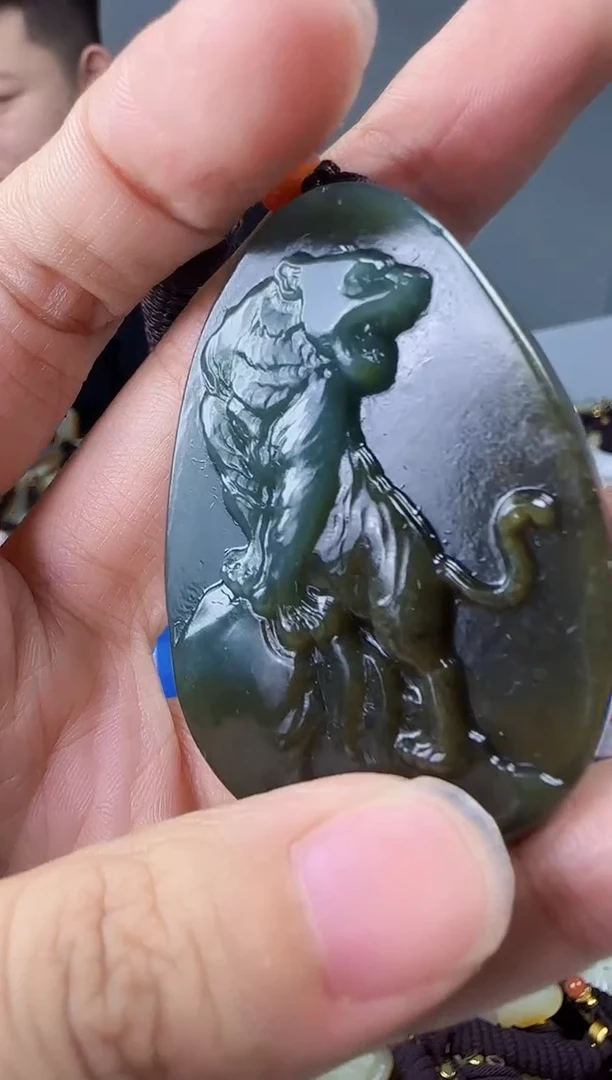 和田玉未镶嵌颈饰1