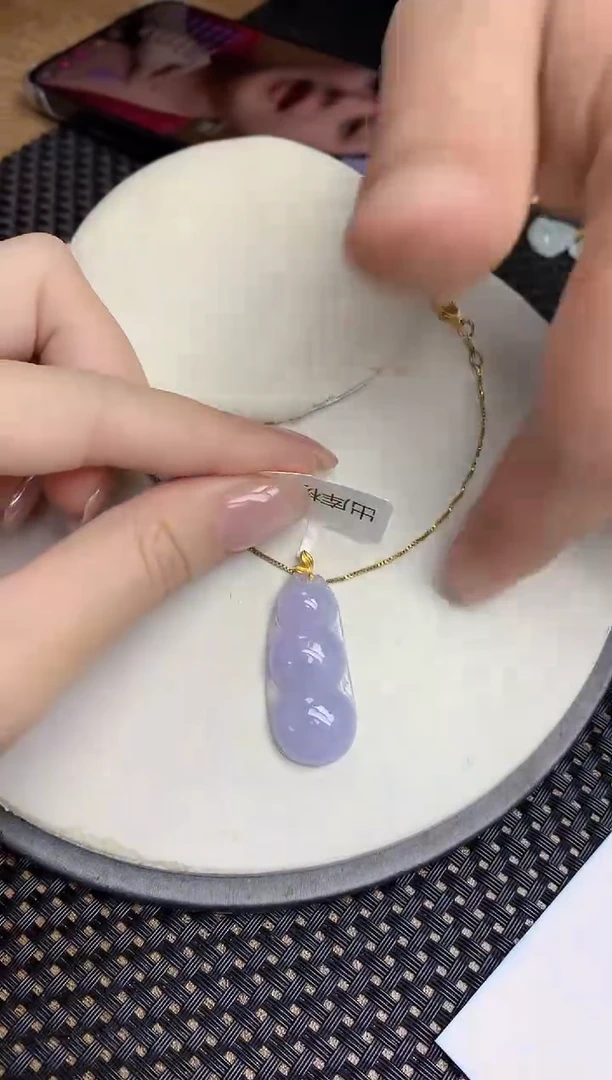 颈饰18K金镶嵌翡翠天然缅甸A货翡翠百元以上9米证书费自理