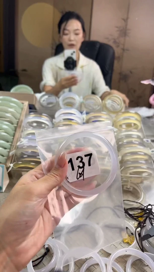 手镯玛瑙/玉髓未镶嵌137