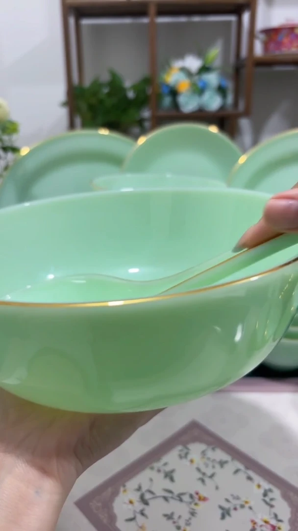 8.5英寸汤碗1个+大勺1个玉瓷