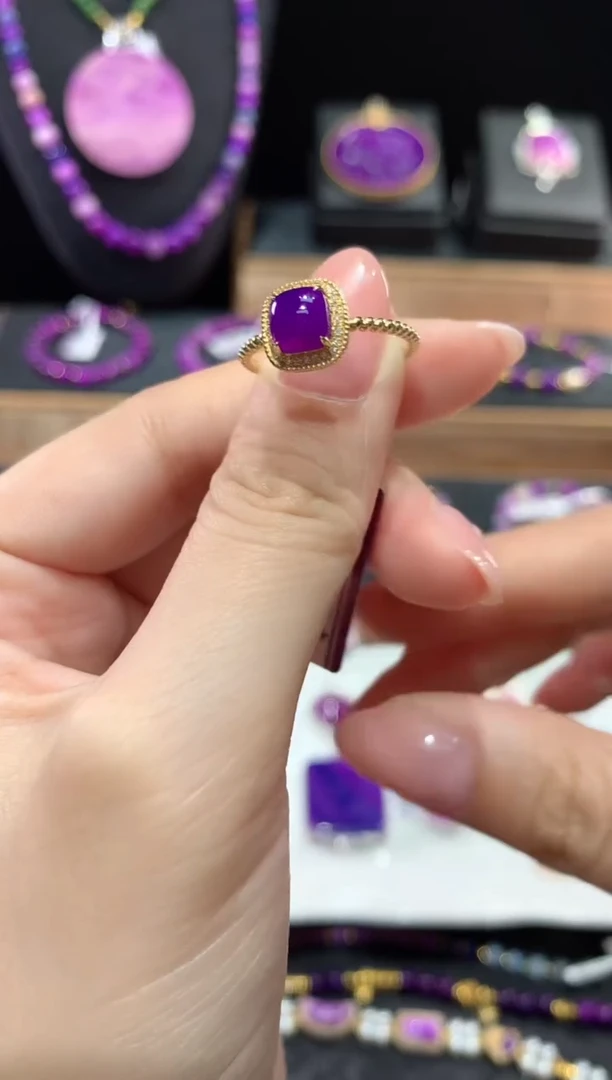 苏纪石（舒俱来）18K金镶嵌.戒指