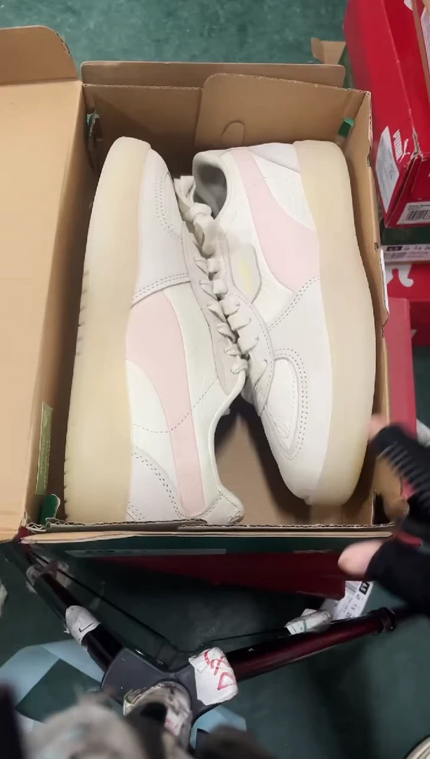 彪马时尚休闲运动鞋40M  MM42