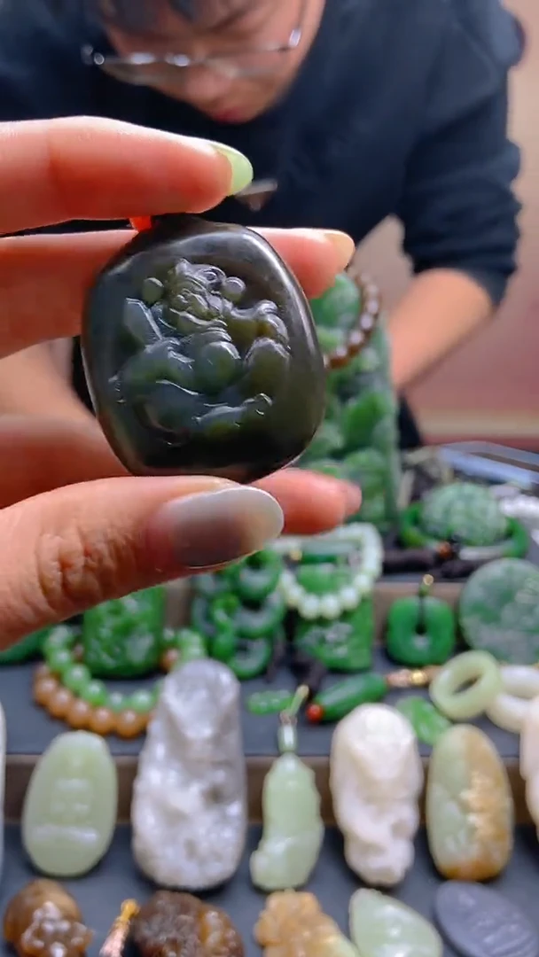 颈饰未镶嵌和田玉1