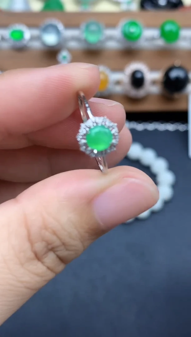 18K金镶嵌戒指翡翠375-中国好珍宝