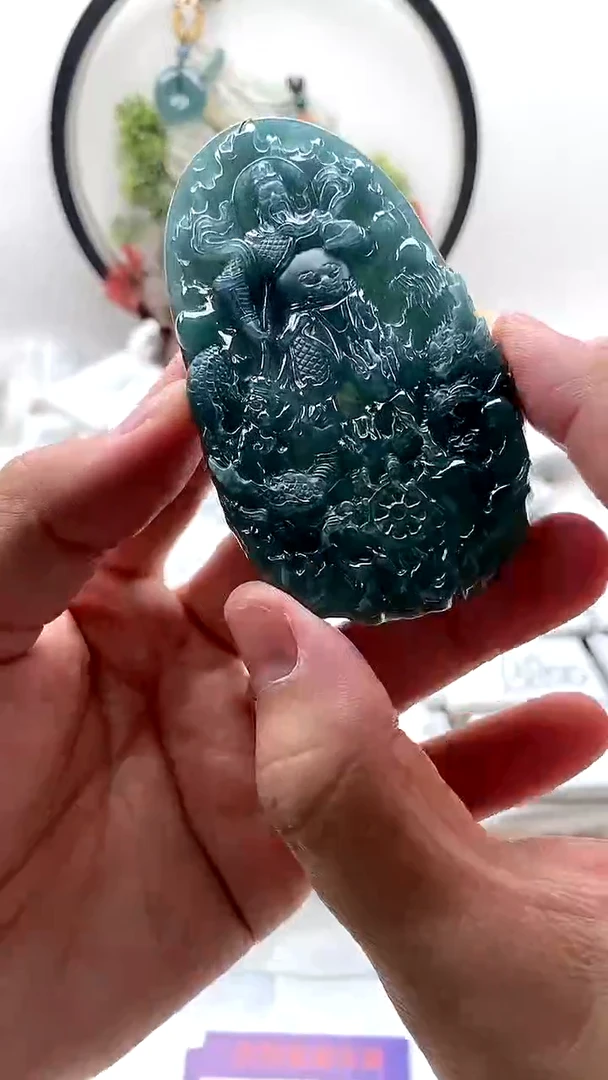 颈饰未镶嵌翡翠关公