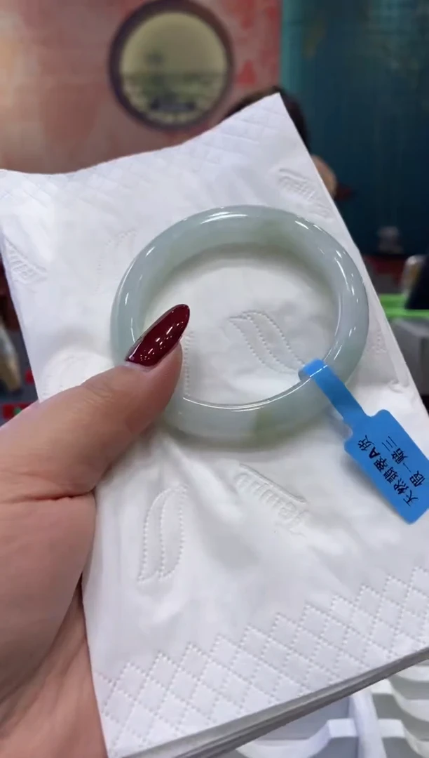 【闪购商品】翡翠手镯未镶嵌多人000157