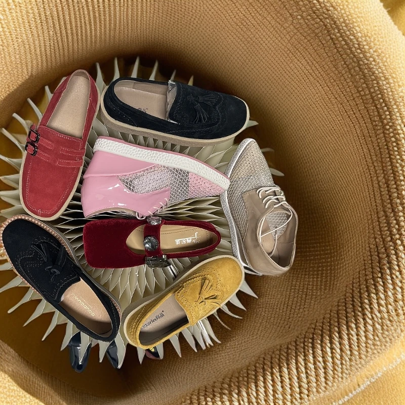 2025新款网红版时尚断码女鞋轻奢宝宝透气软底女孩低帮舒适粉色