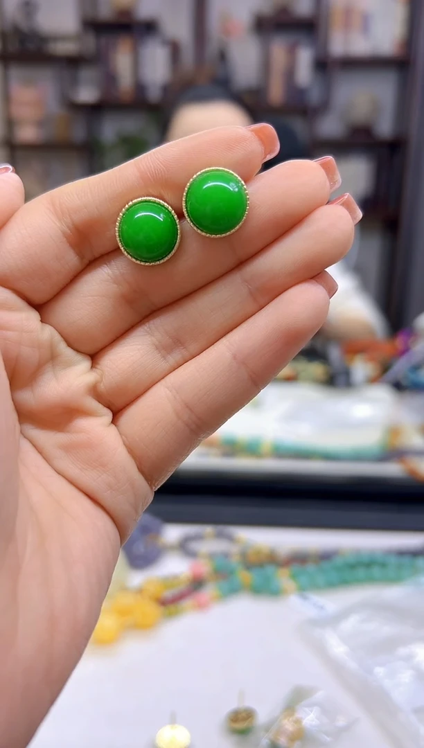 【闪购商品】翡翠耳饰14K金镶嵌耳钉E525