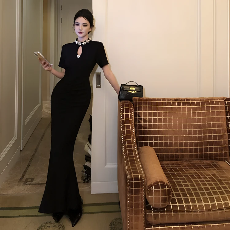 十三行品质法式设计感复古夏季纯欲风轻奢气质订钻修身聚会包臀裙