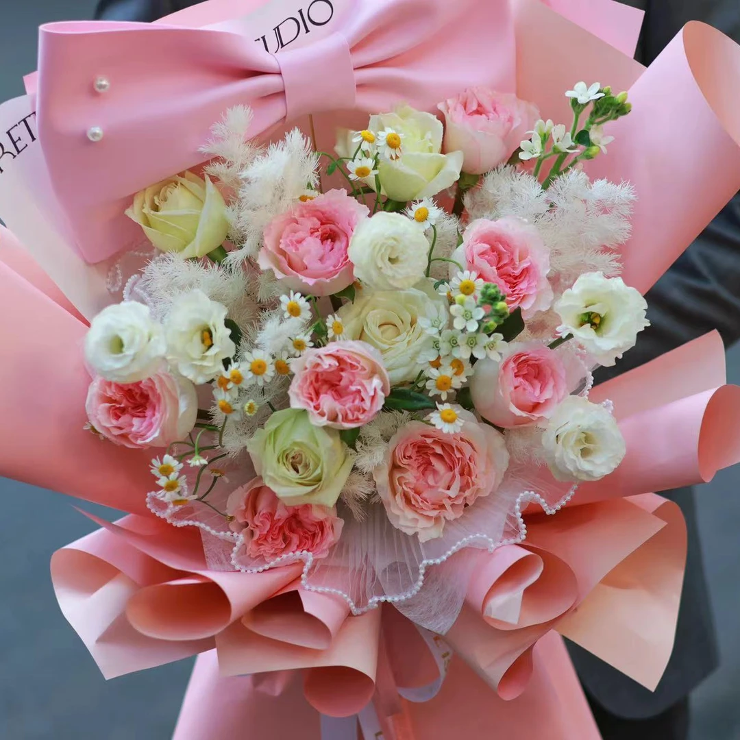 【爱意芳华】粉色高级感蝴蝶结花束 妇女节送爱人女神求婚送女友送花上门小时达同城临沧花店