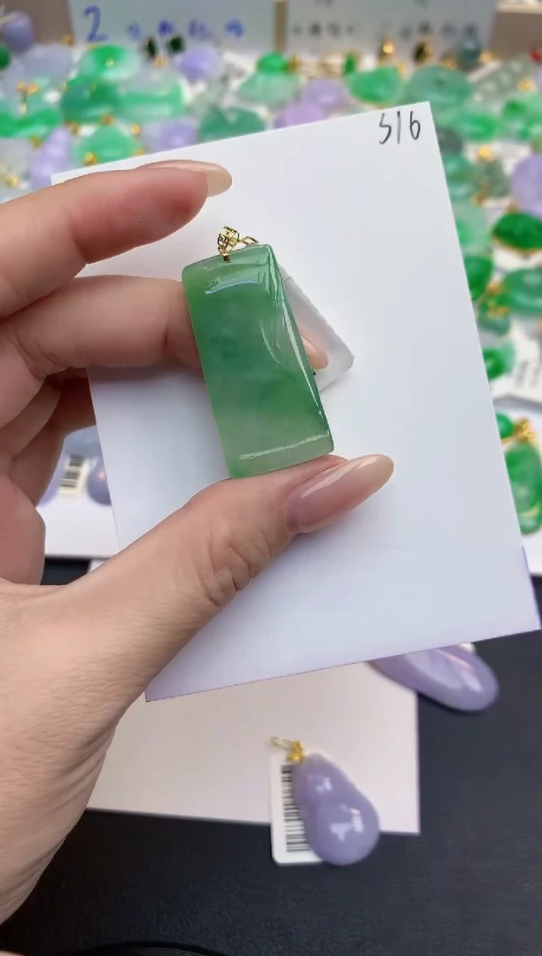 颈饰18K金镶嵌翡翠天然缅甸A货翡翠