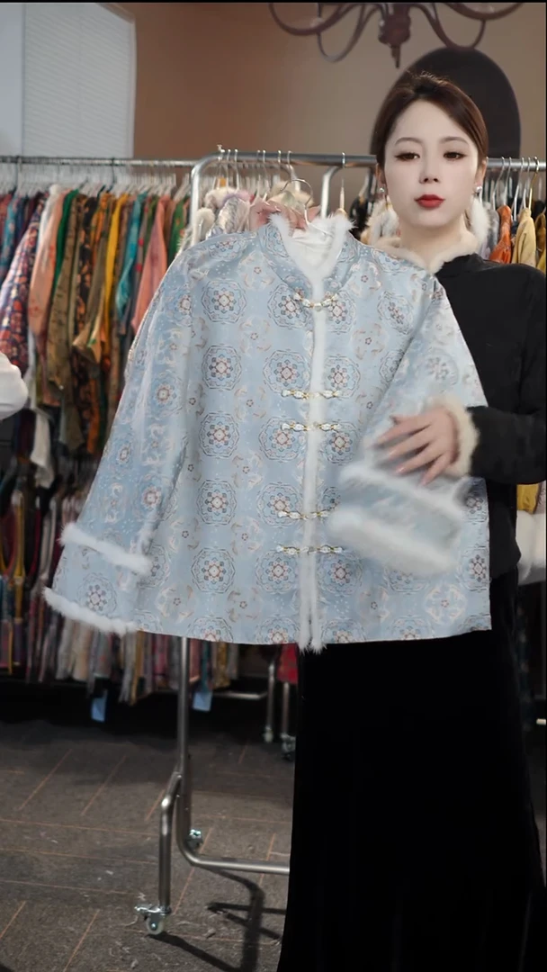 宝箱奔鹿夹棉外套