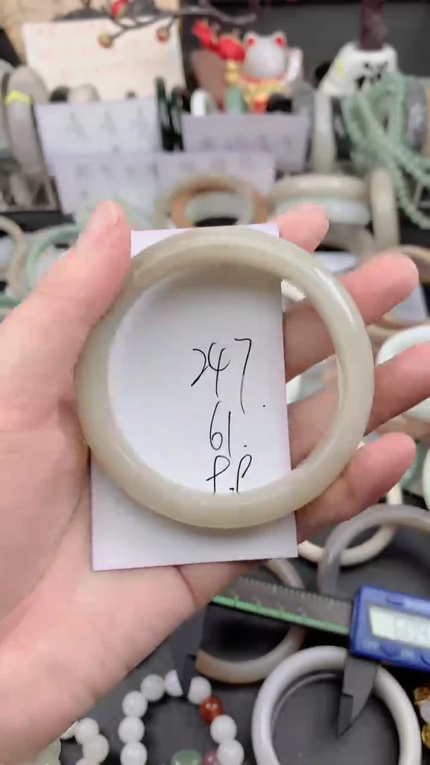 未镶嵌手镯石英质玉247