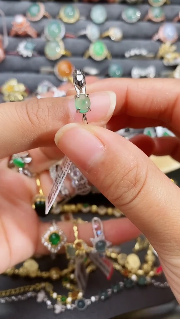 【闪购商品】翡翠戒指银S925镶嵌瑞丽市颜玉珠宝