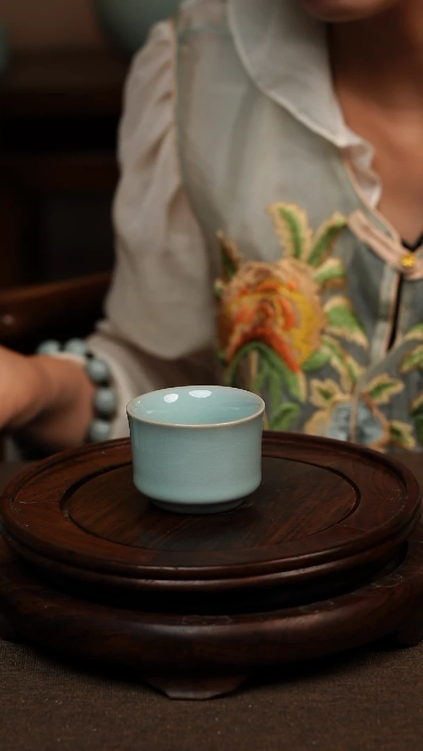 瓷片天青色马蹄杯50ml 微瑕不带礼盒