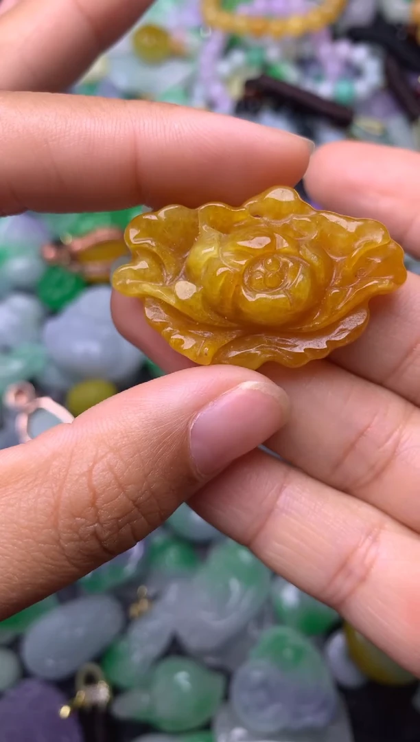 颈饰未镶嵌翡翠缅甸翡翠吊坠