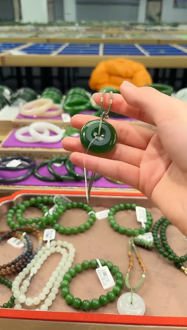 吊坠(赠链)未镶嵌和田玉和田玉碧玉平安扣多样性发一