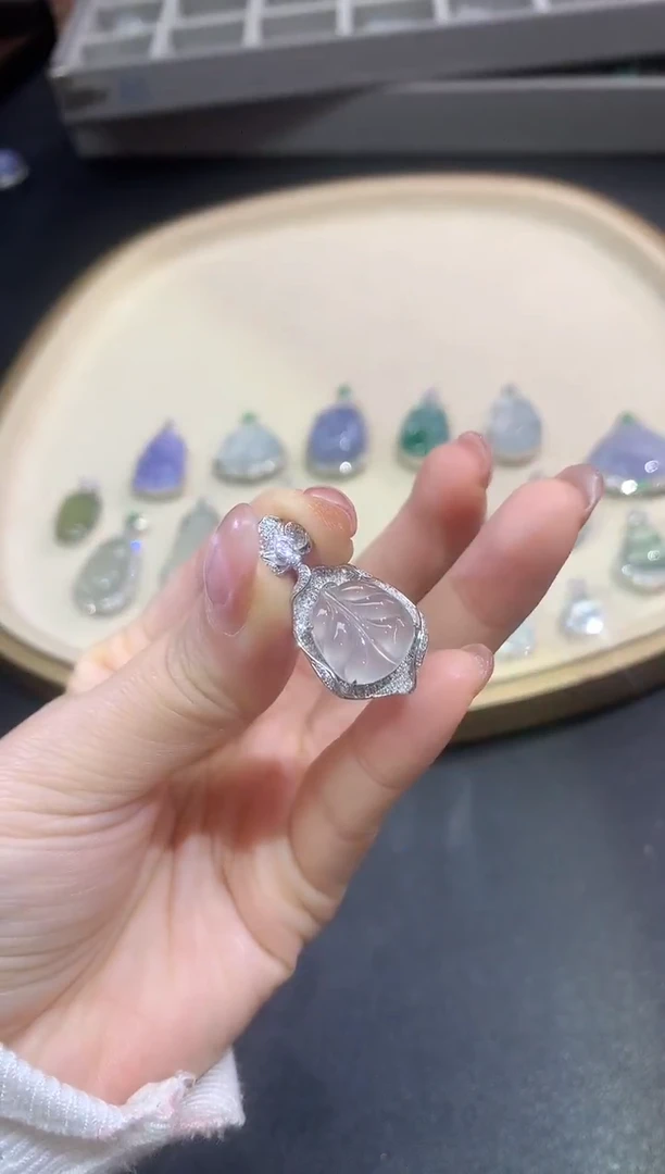 吊坠(不含链)18K金镶嵌翡翠A533|6800