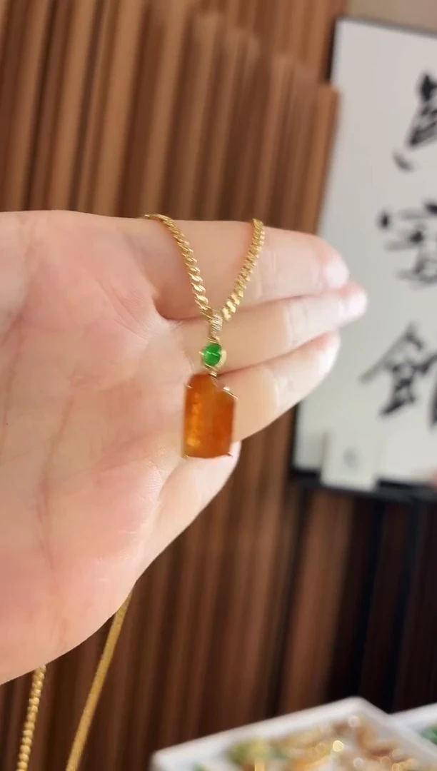 吊坠(不含链)18K金镶嵌翡翠吊坠