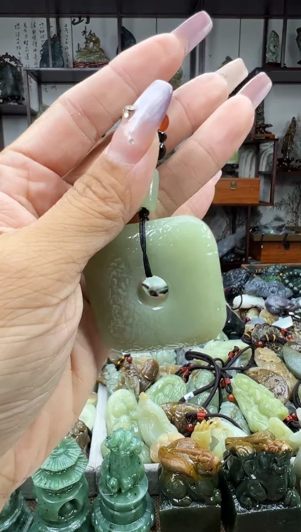 未镶嵌和田玉把件1