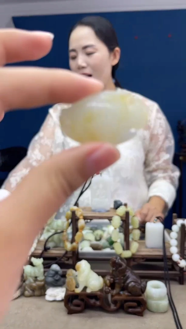 和田玉未镶嵌颈饰1
