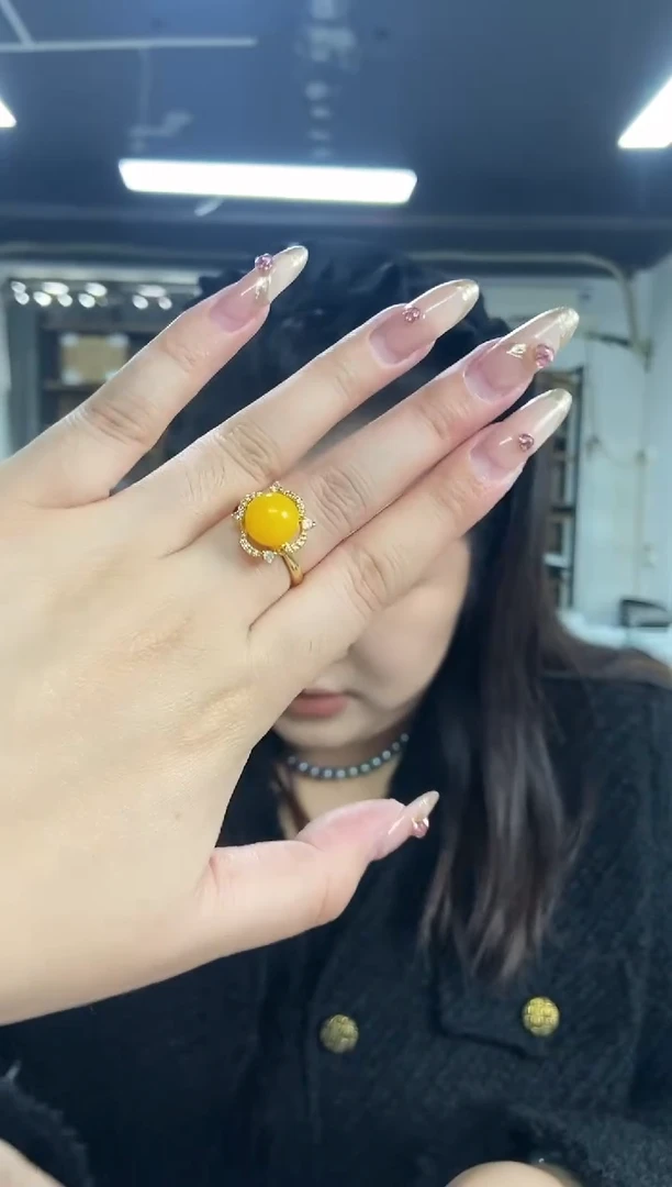 【闪购商品】蜜蜡裸石未镶嵌多样性发其一颜色微差