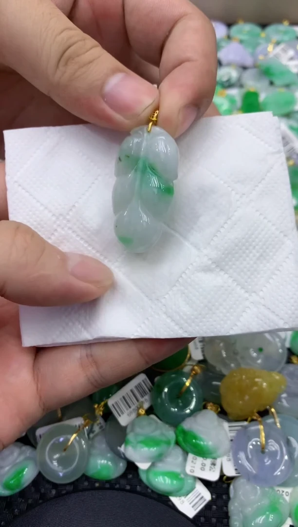颈饰未镶嵌翡翠天然缅甸翡翠A货