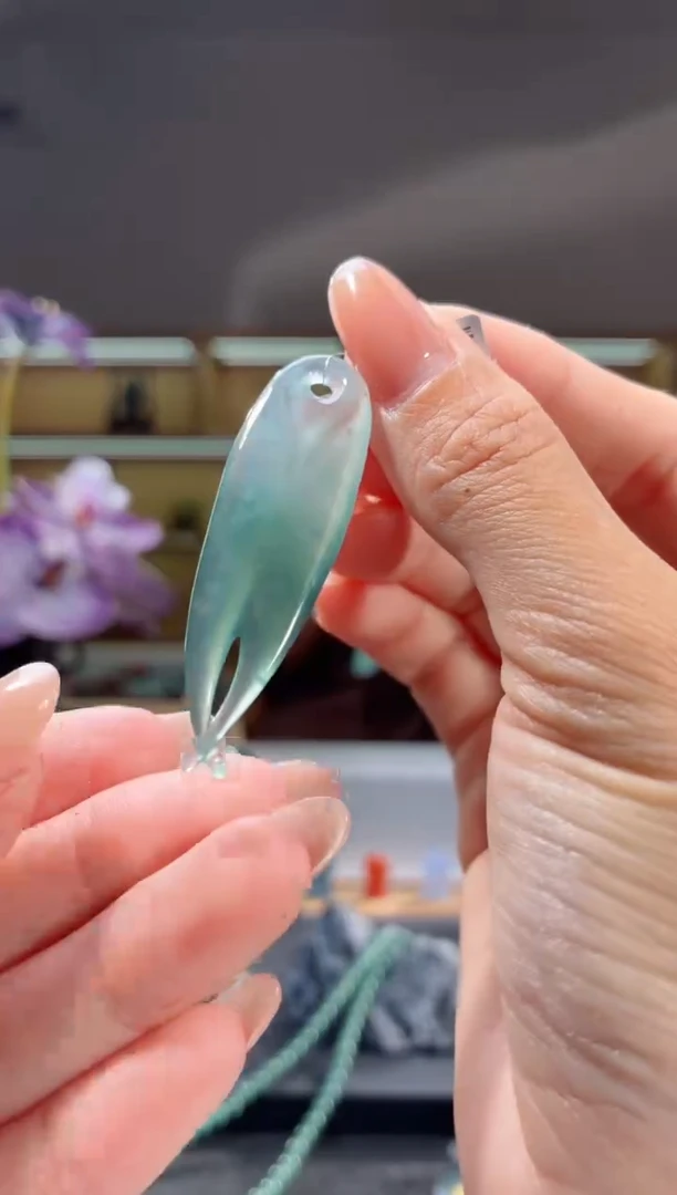 吊坠(不含链)未镶嵌翡翠形意