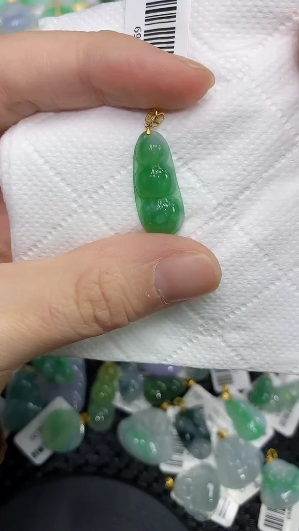 颈饰18K金镶嵌翡翠a货支持复检百元以上9元证书费自理