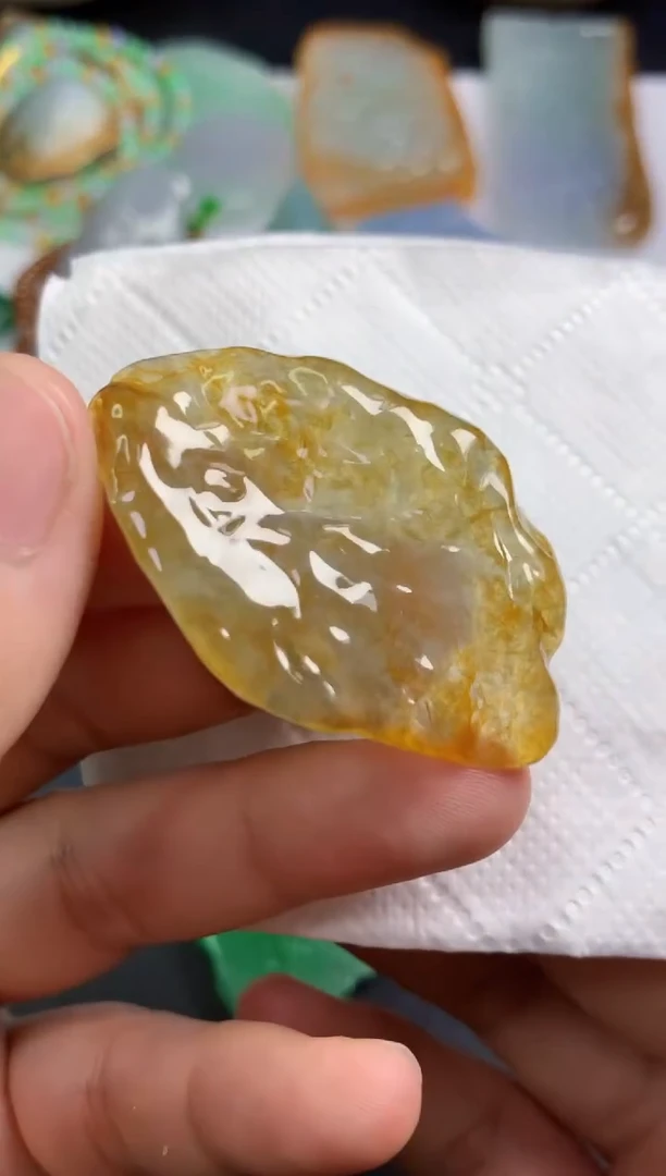 颈饰未镶嵌翡翠
