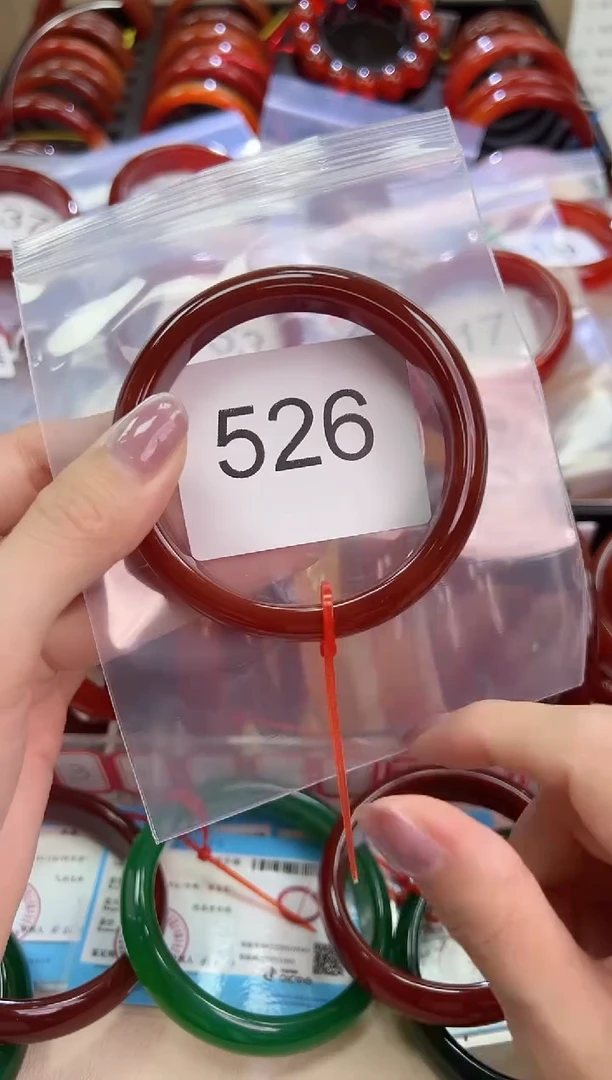玛瑙/玉髓手镯未镶嵌58圈口*526