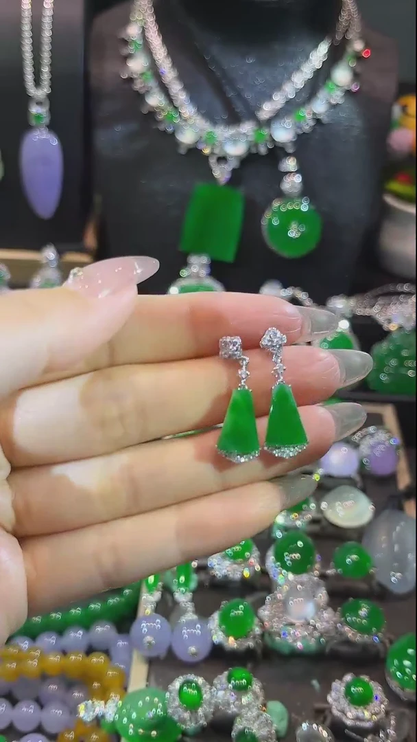 【闪购商品】翡翠耳坠18K金镶嵌耳坠