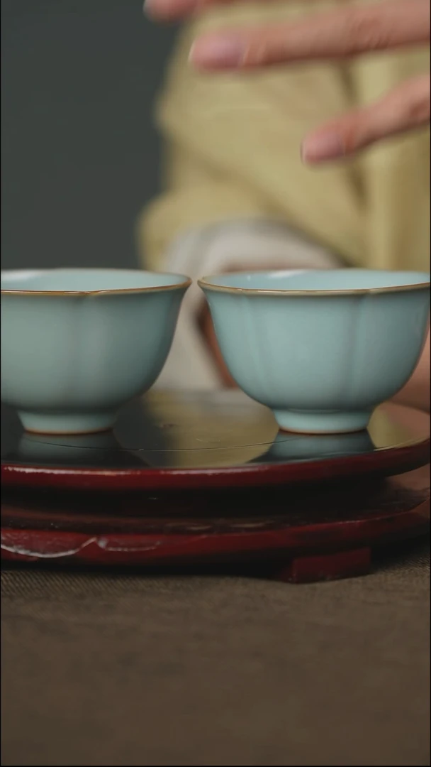 花口杯 带底款 单只 颜色随机