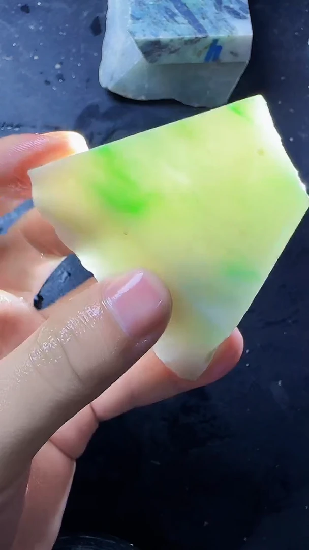 翡翠挂件未镶嵌070翡翠