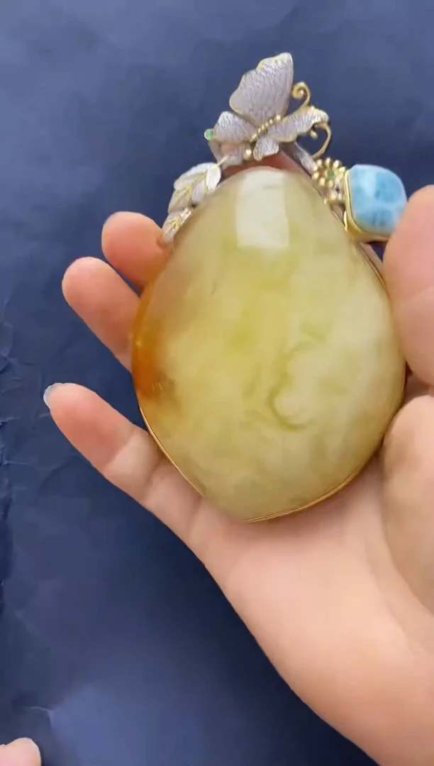 裸石琥珀未镶嵌吊坠