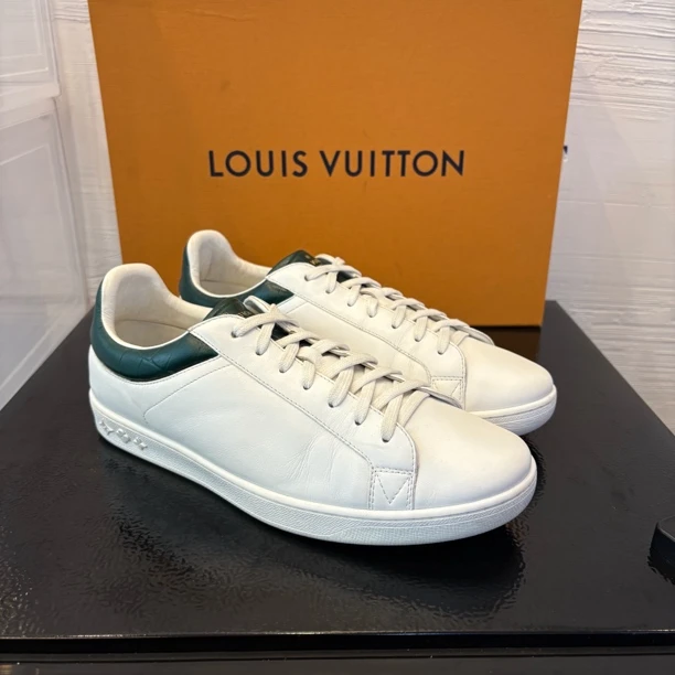 99新 LouisVuitton/路易威登 墨绿色尾巴休闲小白鞋 40码