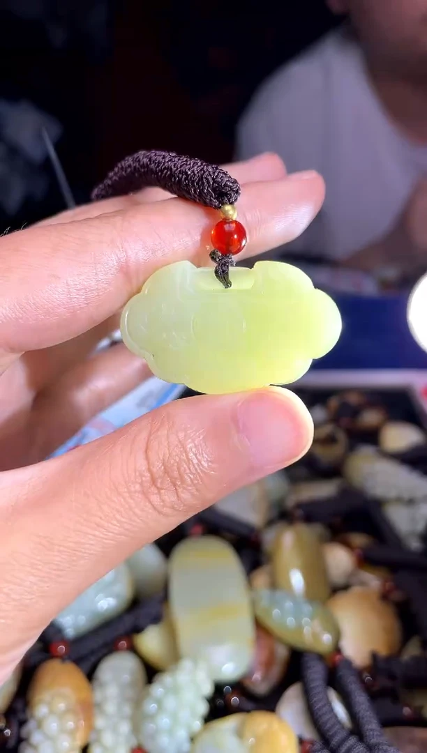 和田玉未镶嵌挂件1