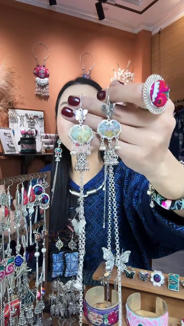 【闪购商品】刺绣纯手工民族风耳环